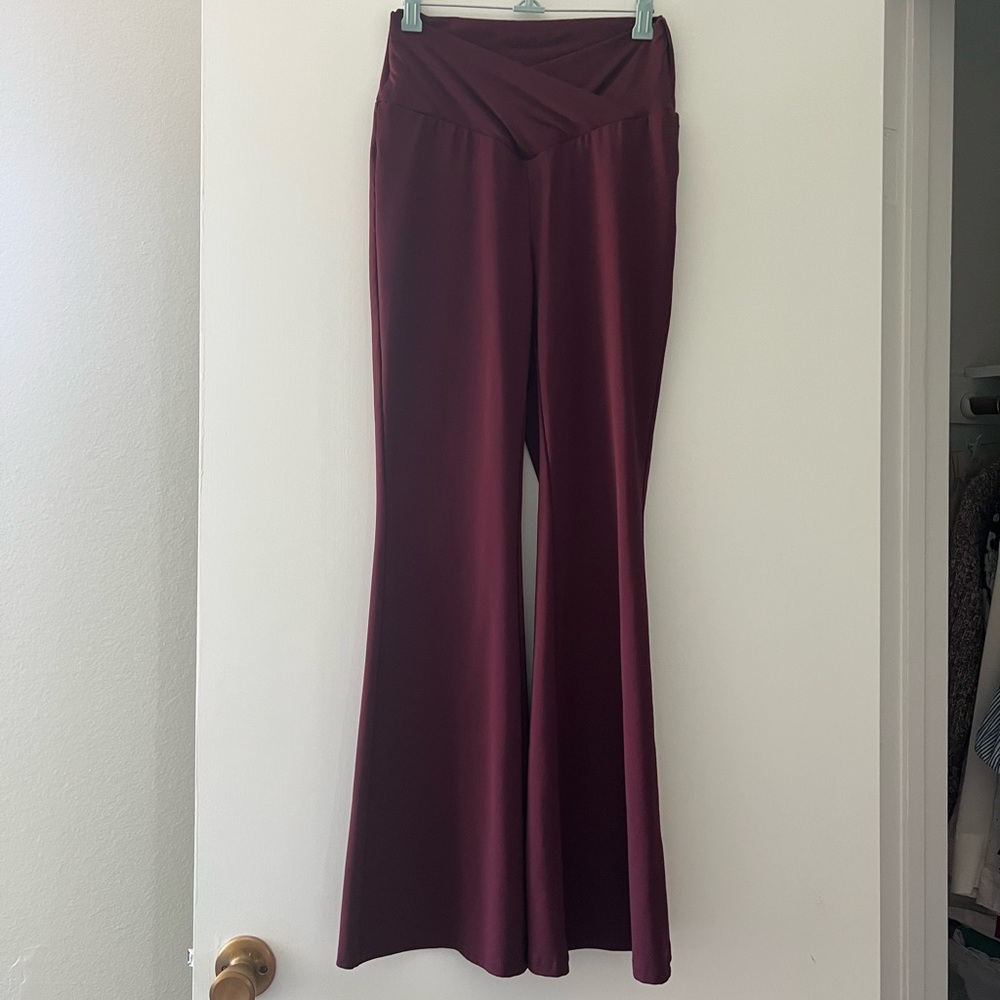 Shein wine color flare leg groove leggings S